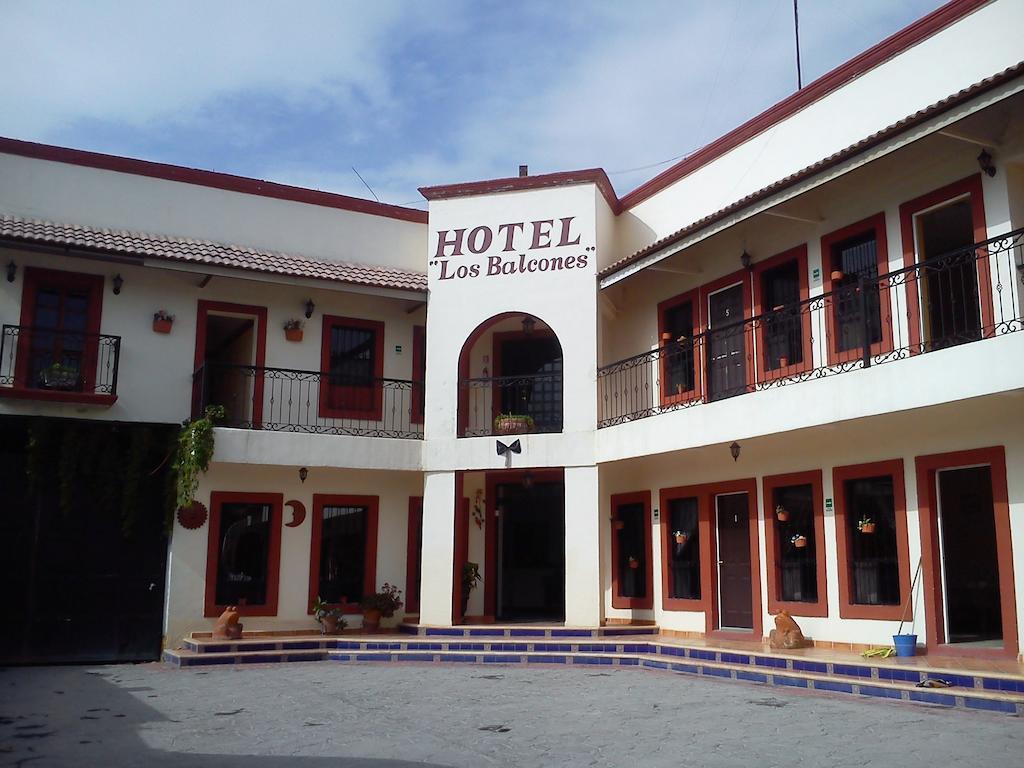 Hotel Los Balcones 파라스 데 라 푸엔테 외부 사진