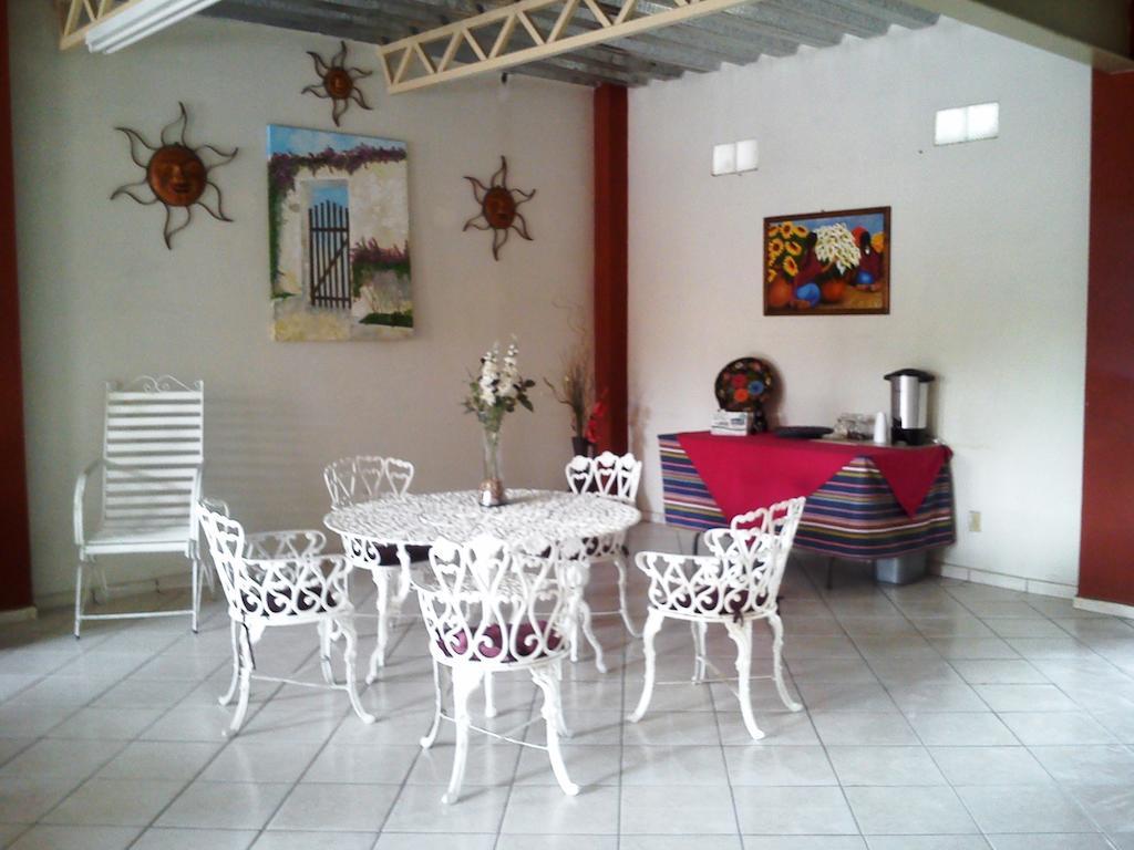 Hotel Los Balcones 파라스 데 라 푸엔테 외부 사진